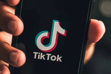 "TikTok හදන අයට මාරම නිවුස් එකක් - Marvel සහ Star Wars ක්ලිප් දාලා වීඩියෝ හදන්න ඩිස්නි සමාගමෙන්ම පාර කැපෙයි