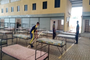 கோவிட் சிகிச்சைக்காக 200 கட்டில்களை கொண்ட  வவுனியா பொருளாதார மத்திய நிலையம் தயார்!