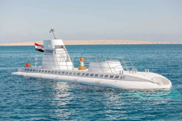 சுற்றுலாப்பயணிகளின் நீர்மூழ்கி கப்பல் விபத்துக்குள்ளானதில் ஆறுபேர் பலி