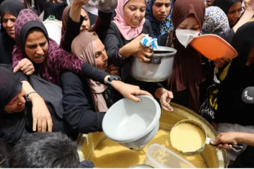 காஸாவுக்குள் நிவாரணப் பொருட்கள் செல்ல அனுமதித்தது இஸ்ரேல்