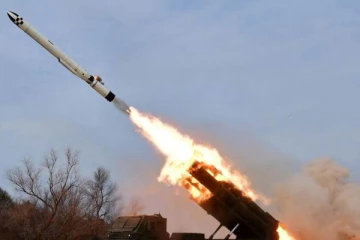 மற்றுமொறு போர் பதற்றம் : தென் கொரியாவை தாக்கிய வடகொரிய ஏவுகனைகள்