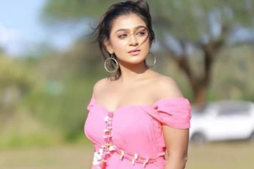 நீ நான் காதல் சீரியல் புகழ் வர்ஷினி சுரேஷின் சில அழகிய புகைப்படங்கள்