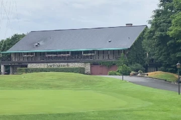 கனடாவில் கொல்ப் திடலில் மின்னல் தாக்கத்தினால் ஏற்பட்ட விபரீதம்