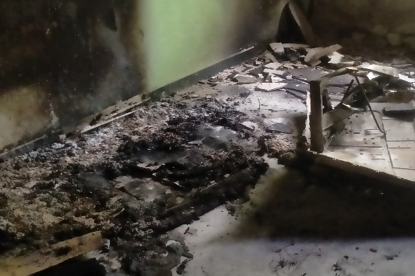 கிளிநொச்சியில் வீடொன்றுக்கு தீ வைத்த மர்ம நபர்கள் | Mysterious Persons Set Fire To House