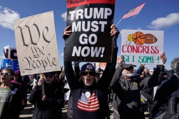 අපිට යුද්ධේ එපා - ඇමරිකාව හා ඊශ්‍රායලය ඇවිලෙයි - ජනතාව මහ පාරට - ආණ්ඩුවට විරුද්ධව විරෝධතා