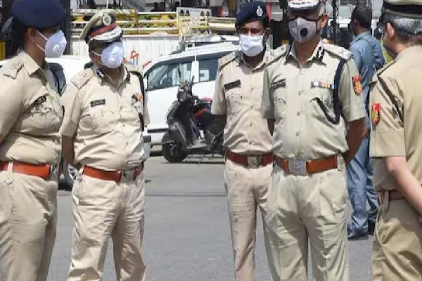 பைக்கில் சாகசம் செய்யமுயன்ற காதல் ஜோடிக்கு கடைசியில் நேர்ந்த பரிதாபம்! | Couple Go On A Bike Adventure Ended Up In Tragedy