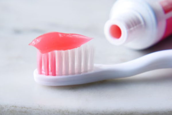 பல் துலக்கும் பிரஷை எத்தனை மாதங்களுக்கு ஒருமுறை மாற்ற வேண்டும் தெரியுமா? | How To Maintain Toothbrush Hygiene In Tamil பல் துலக்கும் பிரஷை எத்தனை மாதங்களுக்கு ஒருமுறை மாற்ற வேண்டும் தெரியுமா? | How To Maintain Toothbrush Hygiene In Tamil