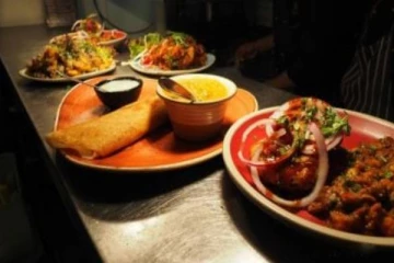 இனி ஹோட்டலில் உணவை வீணாக்கினால்.. ஒரு தட்டுக்கு ரூ.20 அபராதம்!