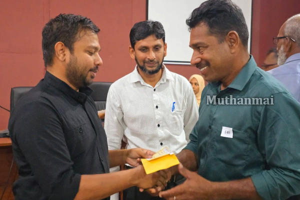 பாதகமான வானிலை! திருகோணமலை கால்நடை வளர்ப்பாளர்களுக்கு இழப்பீடு | Trinco Cattle Breeders பாதகமான வானிலை! திருகோணமலை கால்நடை வளர்ப்பாளர்களுக்கு இழப்பீடு | Trinco Cattle Breeders