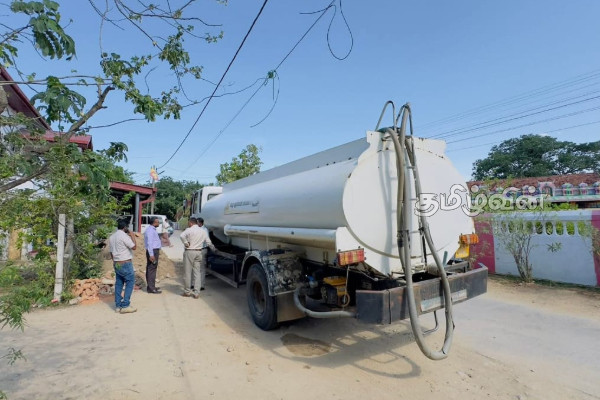 வெலிமடை பிரதேசசபை தவிசாளரால் எடுத்து செல்லப்பட்ட செங்கலடி பிரதேசசபையிலிருந்த நீர் பவுசர் வாகனம் | Pradeshiya Sabha Chairman Who Took The Vehicle