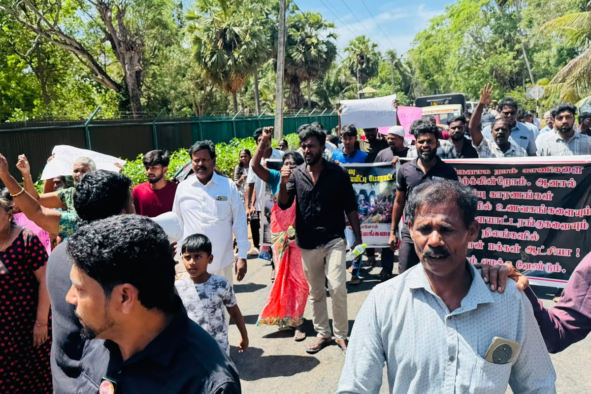 காணி அபகரிப்பு மற்றும் கல்முனை வைத்தியசாலை சீருடை விவகாரம்! எதிர்க்கட்சித்தலைவர் கண்டனம் | Sajith Condemns Land Grab Kalmunai Hospital Issue