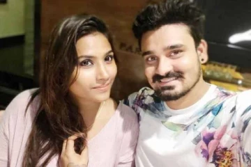மைனா நந்தினியின் மகனா இது, பெரியவராக வளர்ந்துவிட்டாரே?- அழகிய குடும்ப புகைப்படம்