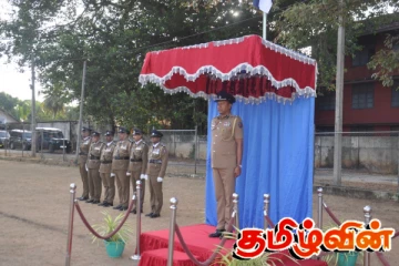 கல்முனையில் பொலிஸ் உத்தியோகத்தர்களின் அணிவகுப்பு மரியாதை