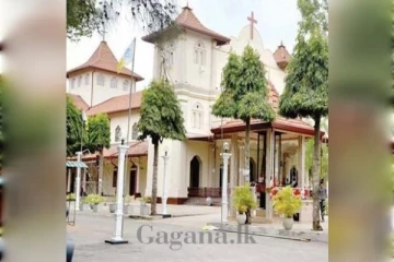 සියල්ලෝම බියෙන් සලිත කරමින් කටුවාපිටිය දේවස්ථානයෙන් ඇසුණු වෙඩි හඬ