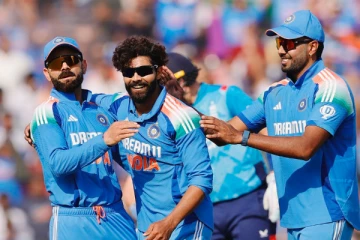 73 வினாடிகளில் ஓவரை வீசி முடித்த ஜடேஜா: இந்திய அணிக்கு 305 ஓட்டங்கள் இலக்கு