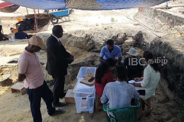 செம்மணி மனிதப் புதைகுழியில் மீட்கப்பட்ட சான்றுப்பொருட்கள் | 72 Evidence Items Recovered In Chemmani Mass Grave