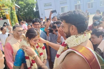 தமிழக கிரிக்கெட் வீரர் வெங்கடேஷ் ஐயர் திருமணம்: வெளியான புகைப்படங்கள்