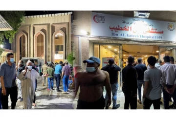 கொரோனா மருத்துவமனையில் பயங்கரம்! வெடித்து சிதறிய ஆக்ஸிஜன் சிலிண்டர்கள்: 82 பேர் பலி...100-க்கும் மேற்பட்டோர் காயம்