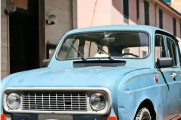 47 ஆண்டுகளாக ஒரே இடத்தில் நிறுத்தப்பட்ட இங்கிலாந்து ஜோடியின் கார்.... பிண்ணயில் இப்படி ஒரு சோகம்!