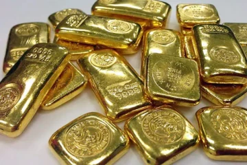 வீட்டை புதுப்பிக்கும்போது சுவரில் மறைந்திருந்த பெட்டி: பிரான்ஸ் தம்பதியருக்கு அடித்த அதிர்ஷ்டம்