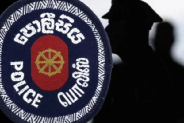 பொறுப்பதிகாரி திட்டியதால் வேலையை ராஜினாமா செய்த கான்ஸ்டபிள்! | Constable Resigns Colded By Officer In Charge பொறுப்பதிகாரி திட்டியதால் வேலையை ராஜினாமா செய்த கான்ஸ்டபிள்! | Constable Resigns Colded By Officer In Charge