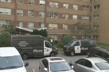 ரொறன்ரோவில் அடுத்தடுத்து கத்தி குத்து தாக்குதல்; மூவர் பலி