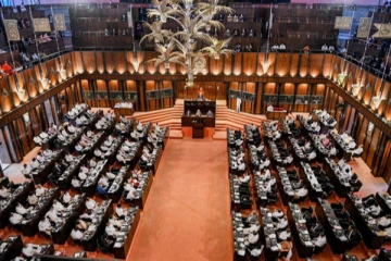 මන්ත්රීවරුන් විශාල පිරිසක් පාර්ලිමේන්තුවේ දි ස්වාධීන වෙයි...පොදුජන පෙරමුණේ මන්ත්රීවරුන්ද ඒ අතර...