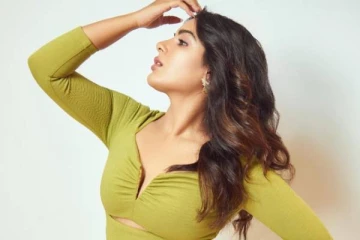 28 வயதான தனுஷ் பட நடிகை சம்யுக்தாவின் லேட்டஸ்ட் புகைப்படங்கள்..