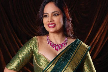 சேலையிலும் தாராள கவர்ச்சி.. நடிகை நந்திதா லேட்டஸ்ட் போட்டோஷூட்