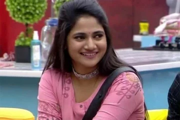 புடவையில் கொள்ளை அழகில் ஜொலிக்கும் லொஸ்லியா! ட்ரெண்டிங் புகைப்படம் இதோ