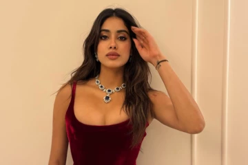 தமிழில் என்ட்ரியாகும் ஜான்வி கபூர்.. யார் இயக்கத்தில் நடிக்கிறார் தெரியுமா?