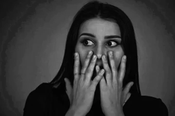 நள்ளிரவில் கண்விழித்த பெண்! இருட்டில் தெரிந்த கருப்பான உருவம்.. திரைப்படபாணியில் அரங்கேறிய திகில் சம்பவம்