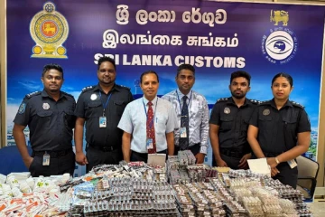 නීතිවිරෝධීව ගෙන ආ ඖෂධ තොගයක් සමග හතරදෙනෙක් කොටු