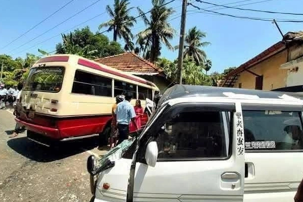 யாழில் சற்று முன்னர் கோர விபத்து; நல்லூர் கந்தன் கொடியேற்ற தினத்தில் சோகம் | Accident Occurred In Jaffna A Short While Ago