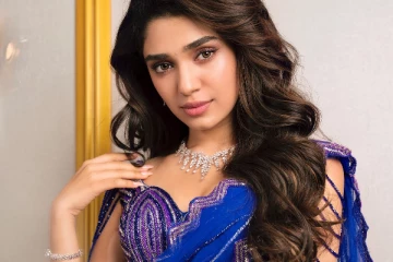 இளம் நடிகை க்ரித்தி ஷெட்டி சேலையில் கியூட் ஸ்டில்கள்