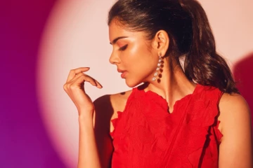 கல்யாணி ப்ரியதர்ஷன் ட்ரெண்டி ரெட் உடையில் போட்டோஷூட்