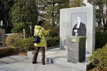 இந்திய நீதிபதியை கடவுளாக வழிபடும் ஜப்பானியர்கள்!