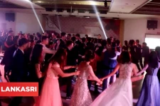 பூட்டுதல் விதிகளை மீறி திருமண நிகழ்ச்சியில் கும்மாளம்; ரோந்து பணியில் இருந்த பொலிஸிடம் உளறி மாட்டிக்கொண்ட கும்பல்