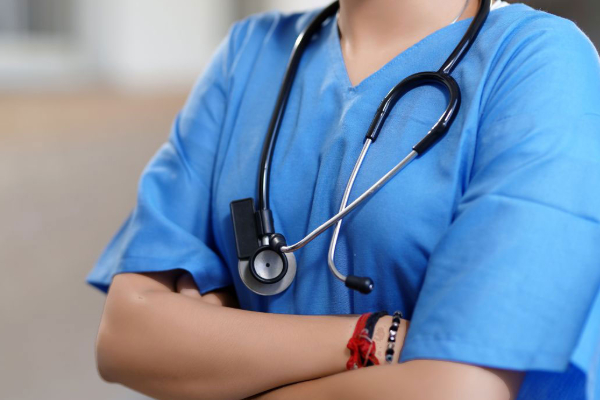 பிரித்தானியாவில் 50,000 செவிலியர்கள் நாட்டை விட்டு வெளியேற திட்டம் | 50000 Nurses Could Leave Uk Over Immigration Rules