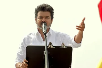 புதுச்சேரி அரசை பார்த்து திமுக அரசு கற்றுக்கொள்ள வேண்டும் - விஜய் பேச்சு