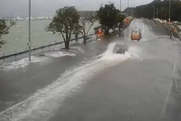 நூறு ஆண்டுகளில் இல்லாத அளவுக்கு  நியூசிலாந்தில் கனமழை