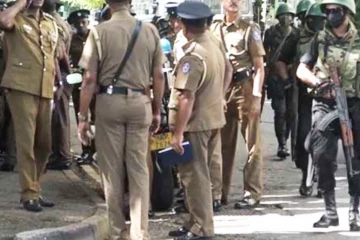 පාතාල උණුසුම මැද රටම බලා සිටි දෙවුන්දර දේවාල පෙරහරට විශේෂ ආරක්ෂාවක් - පොලිස් නිලධාරීන් 500ක් එක්ක යුද හමුදාවත් එයි