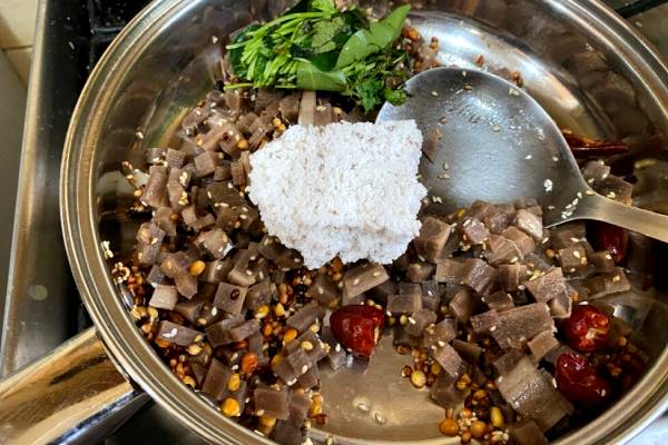ஏறி கிடக்கும் உடல் எடையை குறைக்கும் வாழைத்தண்டு துவையல்
