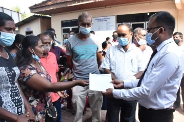 அரச காணியில் அமைக்கப்படும் கட்டட பணிகளை நிறுத்த கோரி மகஜர் கையளிப்பு (Photos)