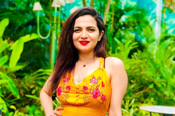 சொந்த தம்பியுடன் விஜய் டிவி தொகுப்பாளினி திவ்யதர்ஷினி.. அழகிய புகைப்படங்கள்