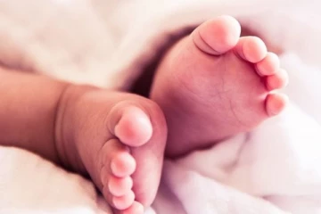 சூதாட்டத்தில் 80 ஆயிரம் ரூபாய்க்கு குழந்தையை விற்று விளையாடிய தந்தை - பரபரப்பு சம்பவம்