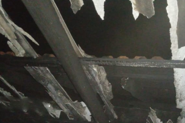 யாழில் வீடு ஒன்றின் மீது பெற்றோல் குண்டு வீச்சு! | Petrol Bomb Attack On A House In Yali