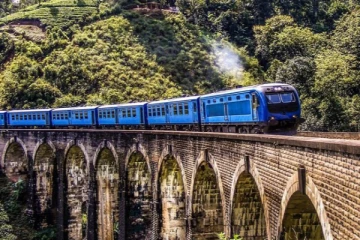 ரயில் பயணச்சீட்டை 27,500 ரூபாவுக்கு விற்றவர் கைது