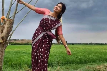 சிவப்பு நிற உடையில் கிளாமர் போட்டோ ஷுட் நடத்தியுள்ள நடிகை தர்ஷா குப்தா