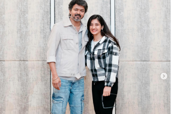 விஜய் கையில் இருக்கும் இந்த குழந்தை இப்போ என்ன பண்றாங்கனு தெரியுமா? | Do You Know Who This Child Vijay Is Holding விஜய் கையில் இருக்கும் இந்த குழந்தை இப்போ என்ன பண்றாங்கனு தெரியுமா? | Do You Know Who This Child Vijay Is Holding